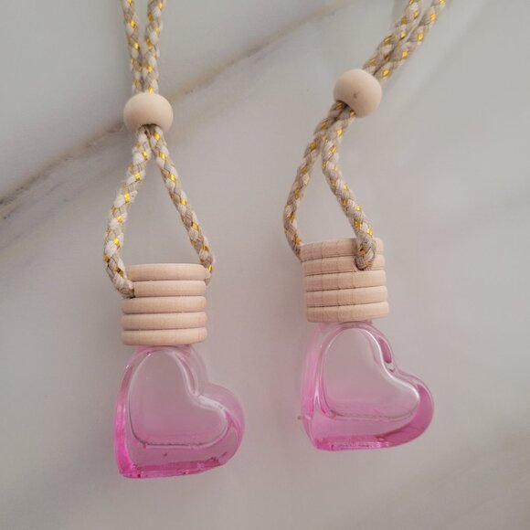 Heart-Shaped  Perfume Bottle Diffuser - Picture 2 of 3